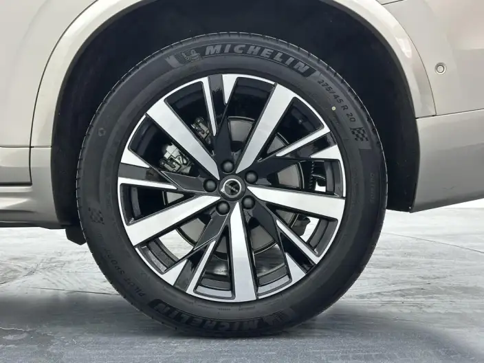 Volvo XC90 PHEV 2025 Model Facelift E Drive Hybrid T8 Long Battery Life Pro Smart Prestige Deluxe Edition 7 seat – фото 9