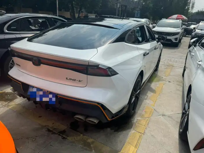 Changan UNI-V 2023 Model 1.5T Sports Edition – фото 5