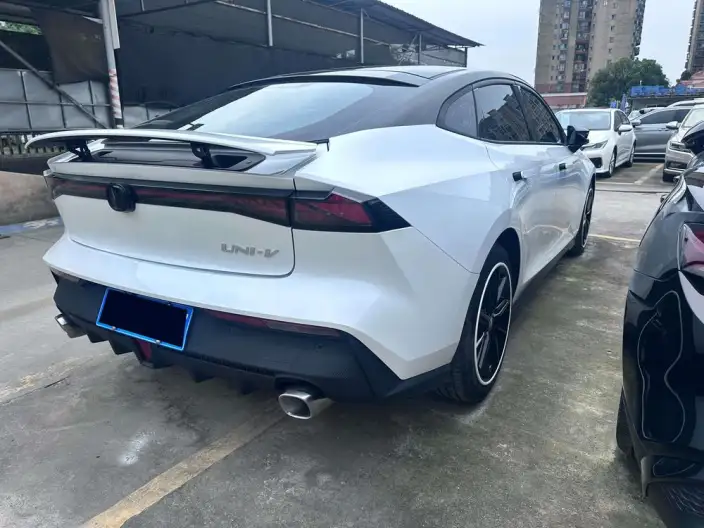 Changan UNI-V 2022 Model 1.5T Noble Model – фото 6