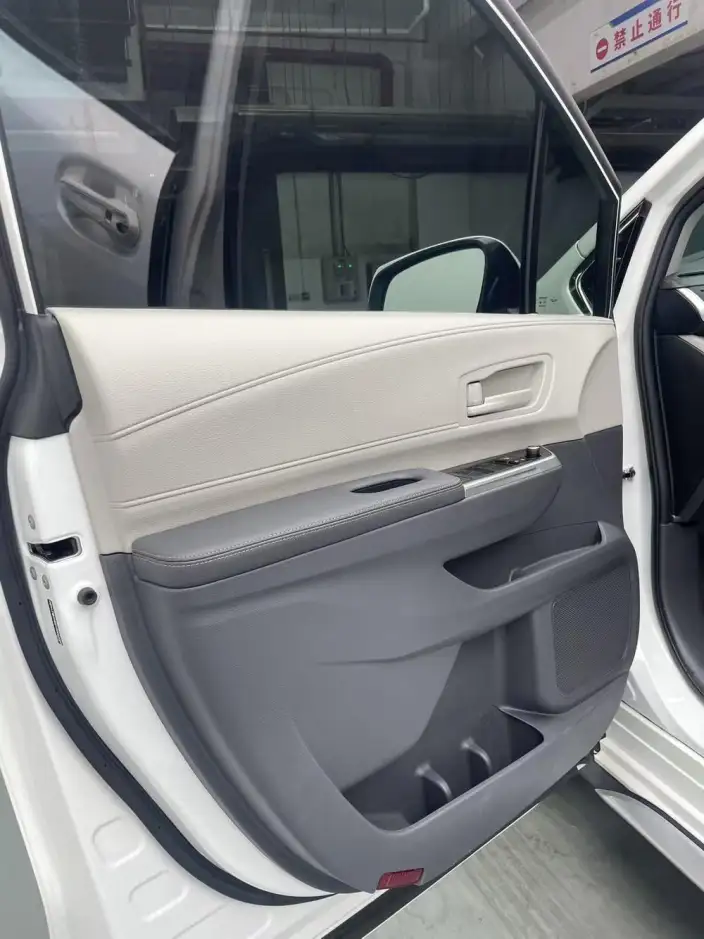 Granvia 2024 Model Intelligent Hybrid 2.5L 2WD Deluxe Edition – фото 8