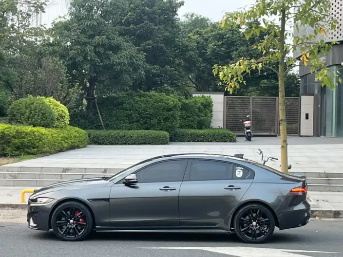 Jaguar XE L 2021 Model 2.0T 250PS Obsidian Black Sports Edition