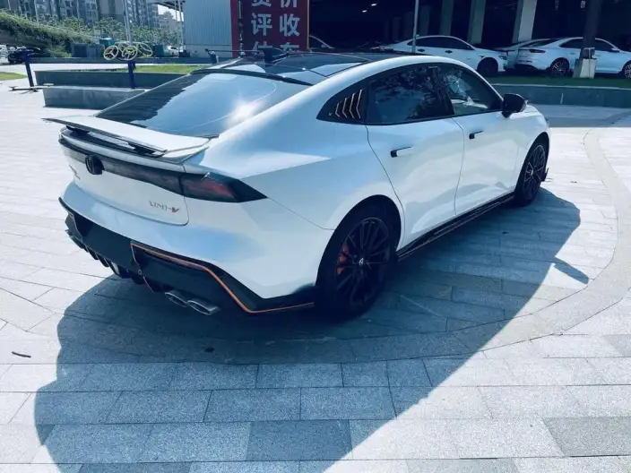 Changan UNI-V 2023 Model 1.5T Sports Edition – фото 5