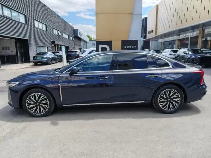 Hongqi H5 2024 Model 2.0T Automatic Flag Lead Edition