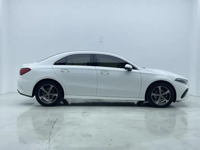 Mercedes-Benz A-class 2024 Model Facelift II A 200 L Fashion Edition – фото 8