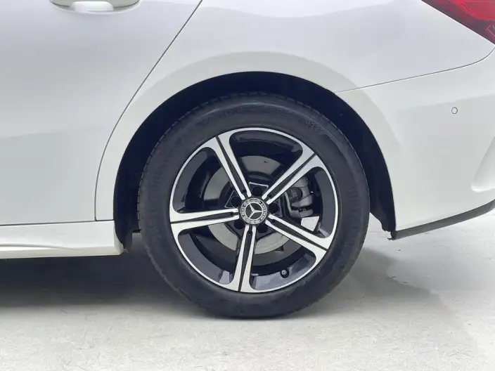 Mercedes-Benz A-class 2024 Model Facelift II A 200 L Fashion Edition – фото 9