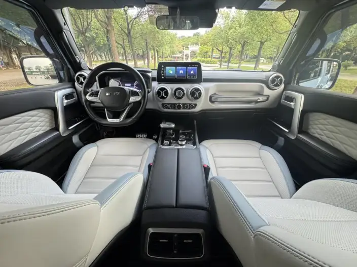 BAIC BJ40 2023 Model 2.0T Automatic 4WD City Hunter Edition Warrior Model – фото 10