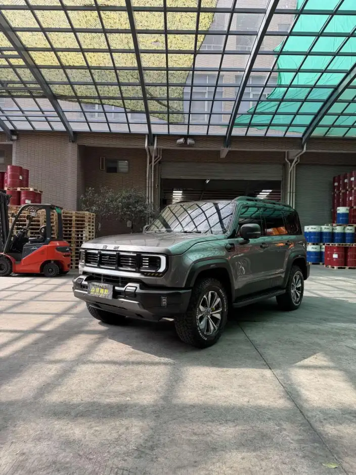 BAIC BJ40 2024 Model City Hunter Edition 2.0T Automatic 4WD Warrior Model – фото 1