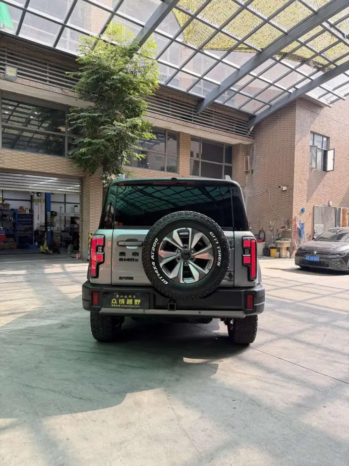 BAIC BJ40 2024 Model City Hunter Edition 2.0T Automatic 4WD Warrior Model – фото 6