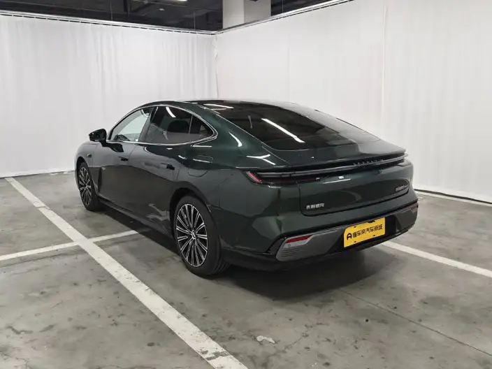 Geely Galaxy E8 PHEV 2025 Model 130km EM-P Galaxy Edition – фото 5