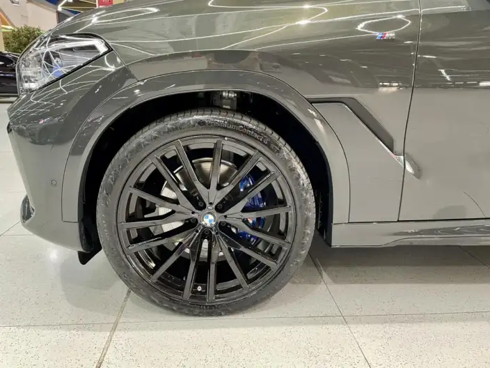 BMW X6 2022 Model xDrive40i Exclusive Model M Sports Set – фото 6