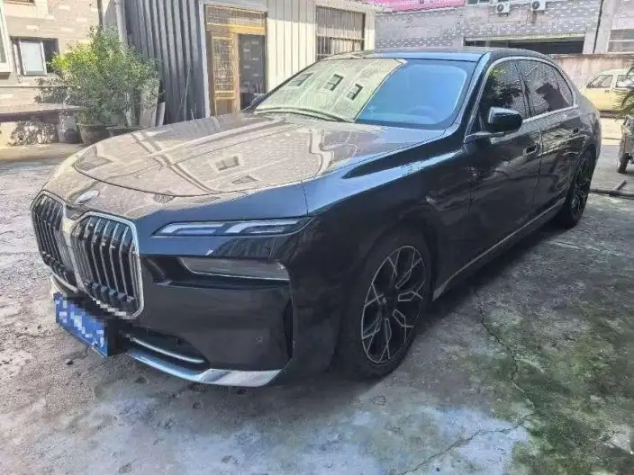 BMW 7 Series 2023 Model 735Li Luxury Set – фото 1