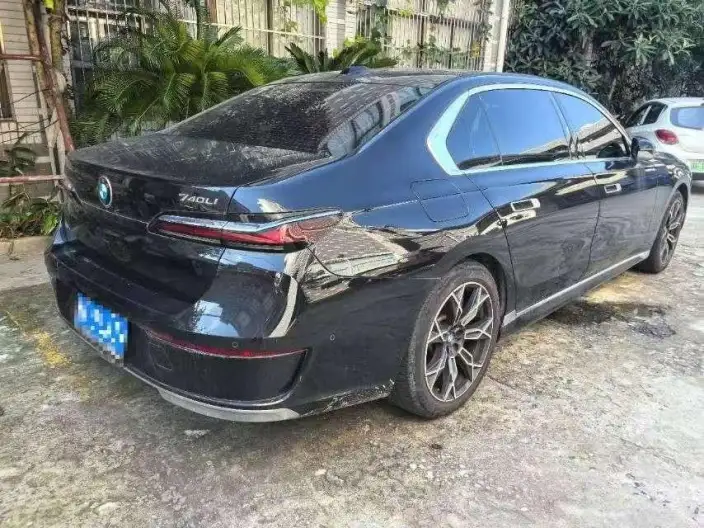 BMW 7 Series 2023 Model 735Li Luxury Set – фото 4