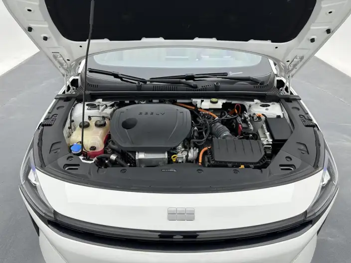 Geely Galaxy L6 2023 Model 1.5T DHT 125km Galaxy – фото 10