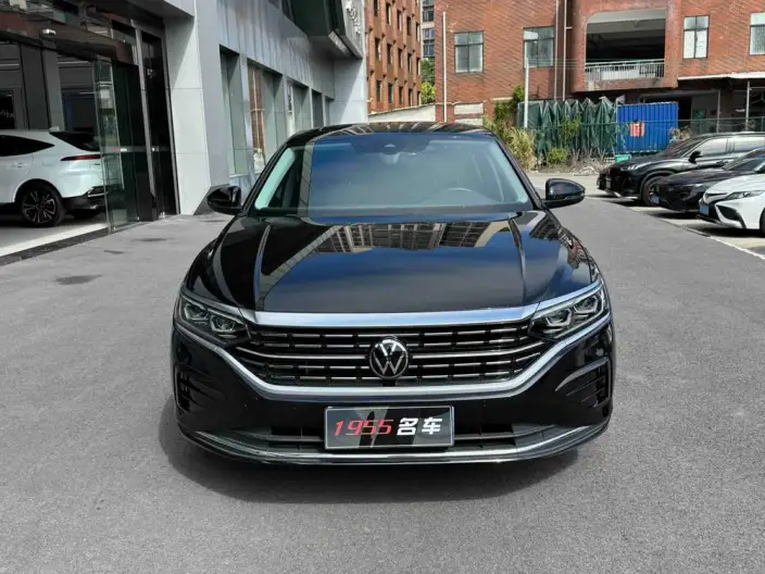 Volkswagen Passat 2022 Model 330TSI Deluxe Edition