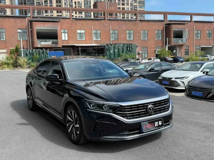 Volkswagen Passat 2022 Model 330TSI Deluxe Edition