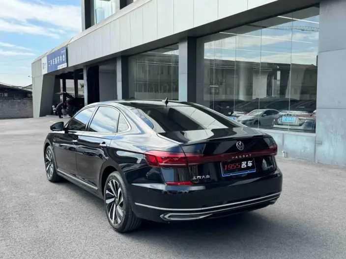 Volkswagen Passat 2022 Model 330TSI Deluxe Edition