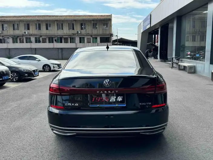 Volkswagen Passat 2022 Model 330TSI Deluxe Edition – фото 5