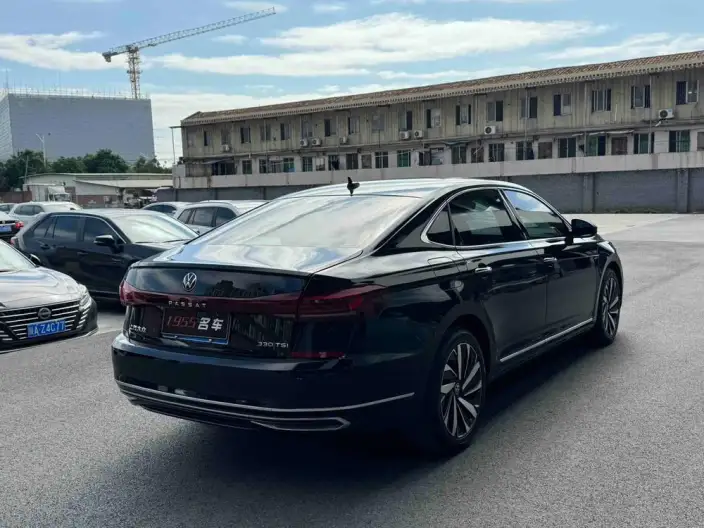 Volkswagen Passat 2022 Model 330TSI Deluxe Edition – фото 6
