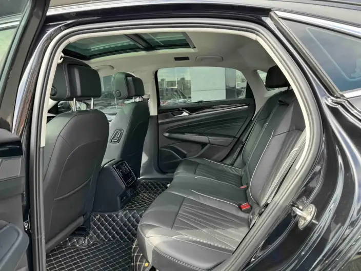Volkswagen Passat 2022 Model 330TSI Deluxe Edition – фото 9
