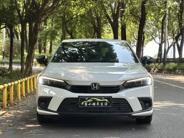 Honda Civic 2022 Model 240TURBO CVT Combustion Edition – фото 2