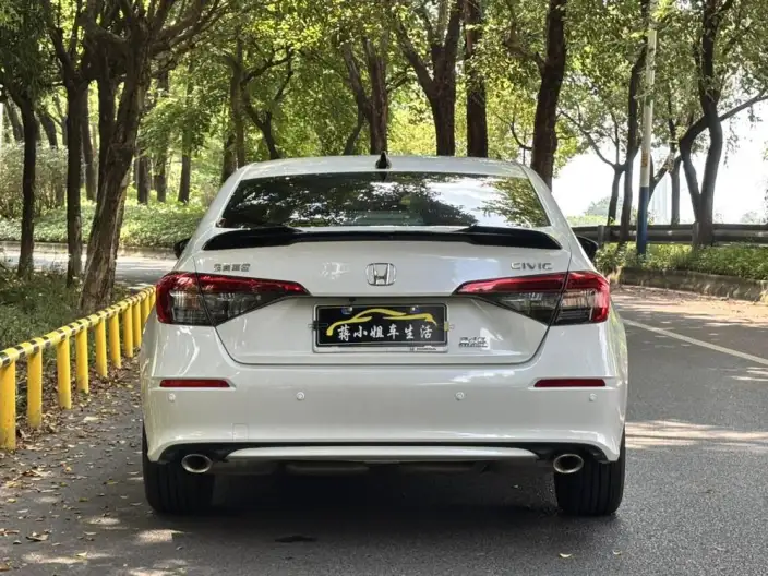 Honda Civic 2022 Model 240TURBO CVT Combustion Edition – фото 4