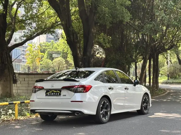 Honda Civic 2022 Model 240TURBO CVT Combustion Edition – фото 5