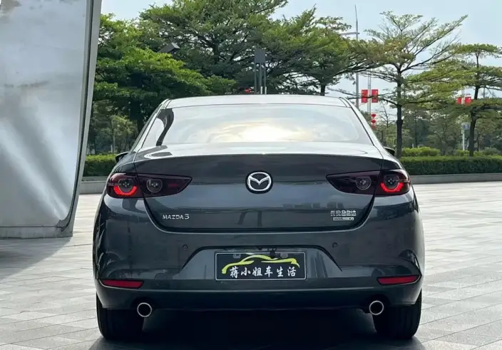 Mazda3 Axela 2022 Model 2.0L Automatic Zhi Shine Edition