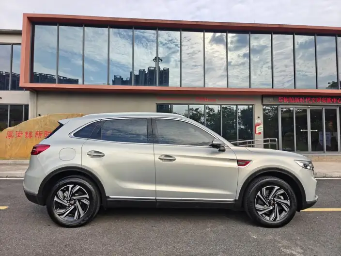 Hongqi HS5 2022 Model Facelift 2.0T Smart Flag Enjoy 4WD Edition – фото 7