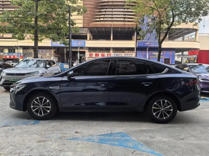 BYD Qin PLUS DM 2023 Model DM-i Champion Edition 55KM Leading Model
