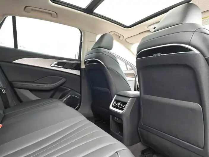 Hongqi H5 2023 Model 1.5T DCT Flag Rhythm Edition – фото 9