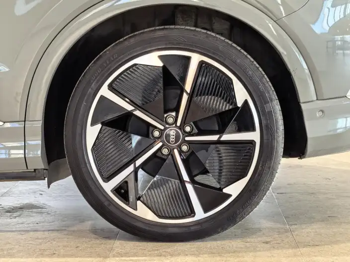 Audi Q4 e-tron 2023 Model 50 e-tron quattro Creative Edition – фото 6