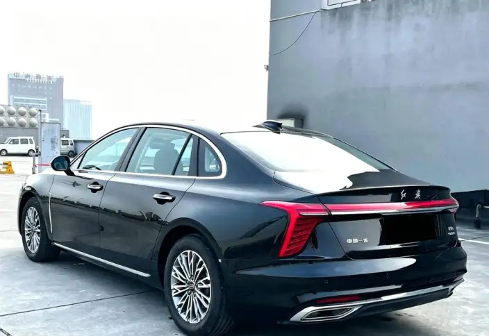 Hongqi H5 2023 Model 2.0T Automatic Smart Flag Enjoy Edition – фото 4