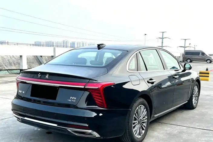 Hongqi H5 2023 Model 2.0T Automatic Smart Flag Enjoy Edition – фото 5