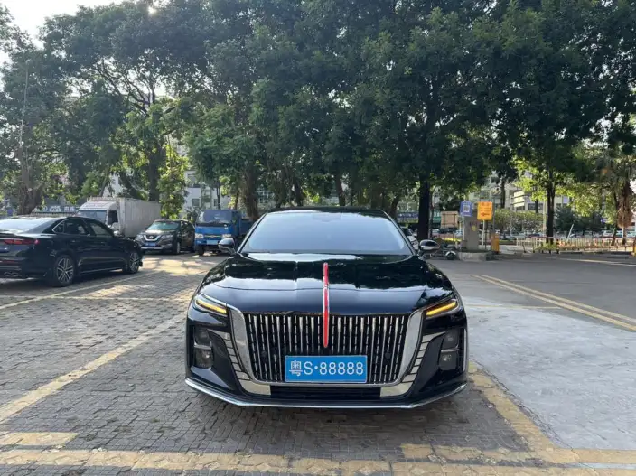 Hongqi H5 2023 Model 2.0T Automatic Smart Flag Enjoy Edition
