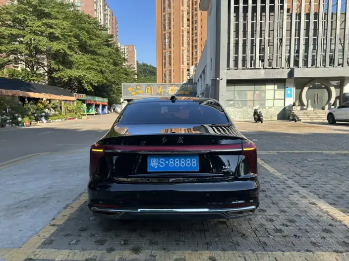 Hongqi H5 2023 Model 2.0T Automatic Smart Flag Enjoy Edition – фото 6