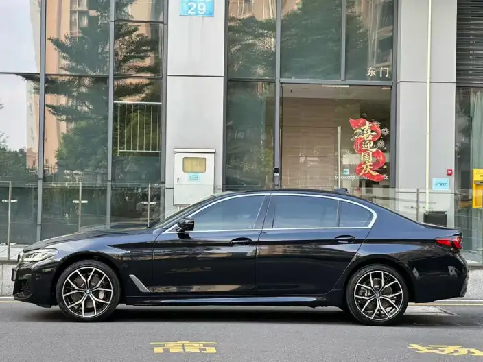 BMW 5 Series 2022 Model 530Li Exclusive Model M Sports Set – фото 3