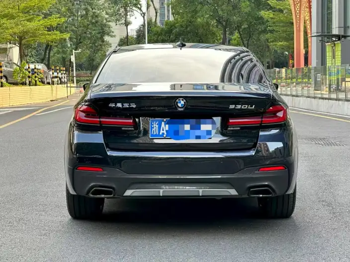 BMW 5 Series 2022 Model 530Li Exclusive Model M Sports Set – фото 4