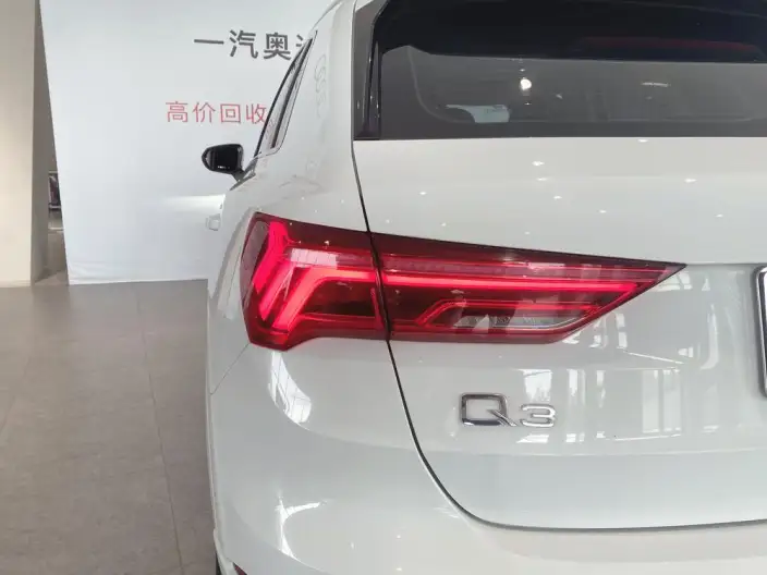AUDI Q3 2022 Model 40 TFSI Fashion Dynamic Model – фото 10