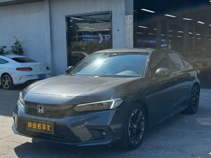 Honda Civic 2022 Model 240TURBO CVT Combustion Edition – фото 1
