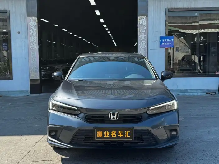 Honda Civic 2022 Model 240TURBO CVT Combustion Edition – фото 2