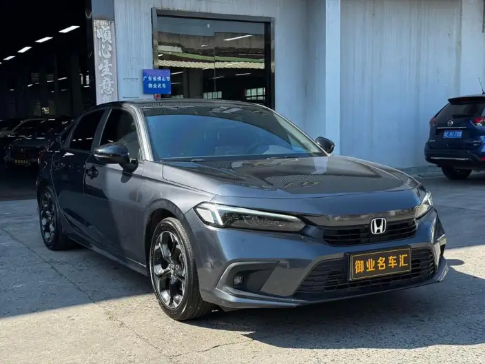 Honda Civic 2022 Model 240TURBO CVT Combustion Edition – фото 3