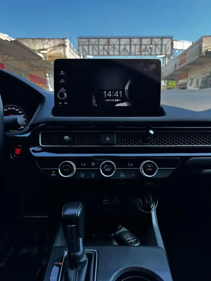 Honda Civic 2022 Model 240TURBO CVT Combustion Edition – фото 10