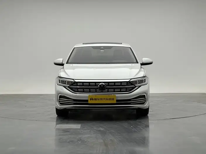 Volkswagen Sagitar 2023 Model 300TSI DSG Beyond Edition
