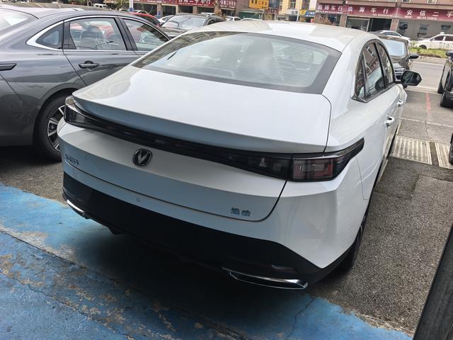 Changan Eado 2025 модификация 1.5T DCT 500Bar Flagship – фото 10