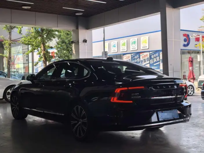 Volvo S90 2022 Model B5 Smart Elegance Deluxe Edition