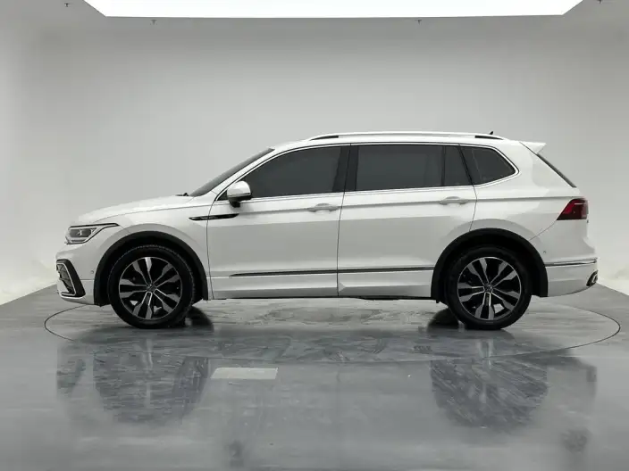 Volkswagen Tiguan L 2022 Model 330TSI Automatic 2WD R-Line Enjoy the version more