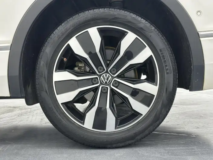 Volkswagen Tiguan L 2022 Model 330TSI Automatic 2WD R-Line Enjoy the version more – фото 9