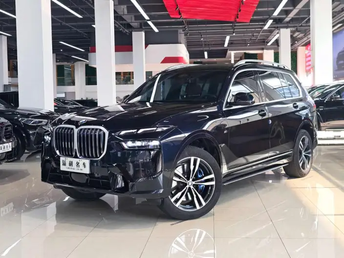 BMW X7 2023 Model xDrive40i Exclusive Model M Sports Set – фото 1