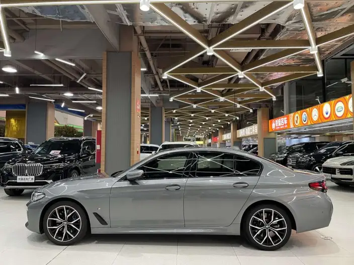 BMW 5 Series Imported 2022 Model Facelift II 530i M Sports Set – фото 3