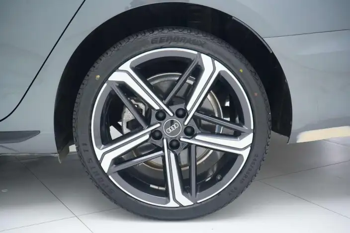 Audi A4 L 2024 Model 40 TFSI Luxury Dynamic Model – фото 5